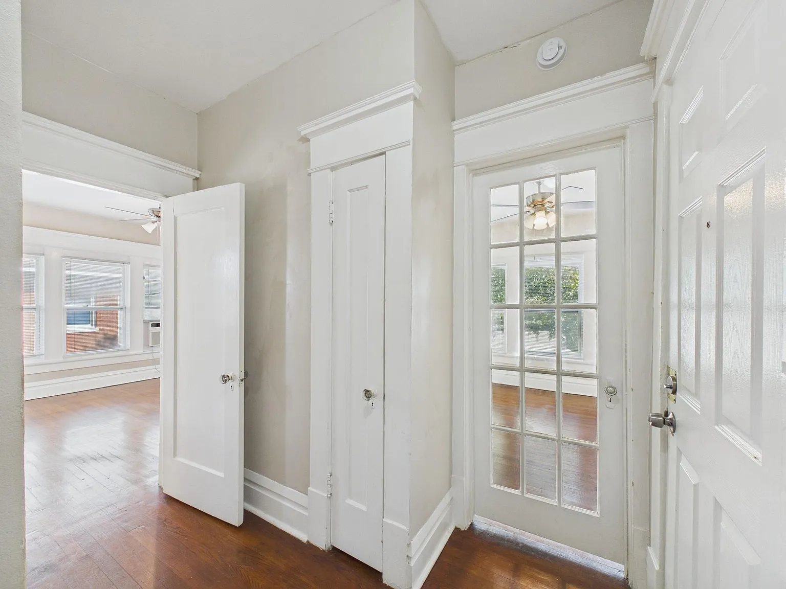 1 bed, 1.0 bath, 680 sqft, $1,400 — Photo 2