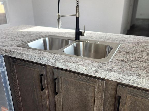 2nd image of 3299 Sage Cir N