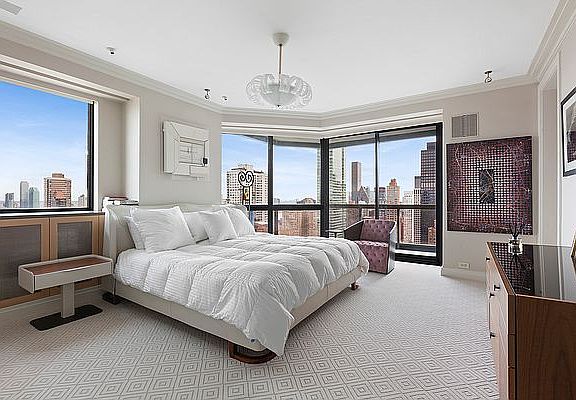 3rd image of 200 E 61st St APT 39F