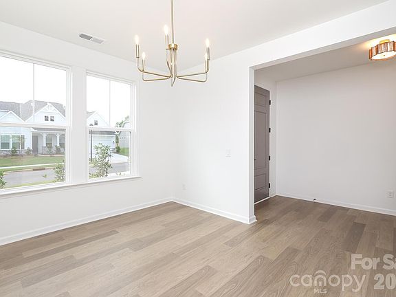 5th image of 1190 Sugar Creek Rd