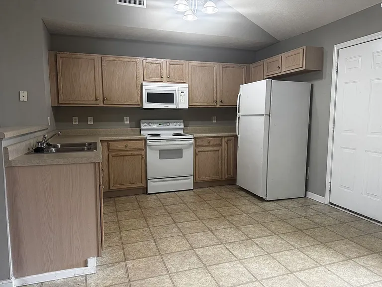 3044 Wellington Pl — Photo 5