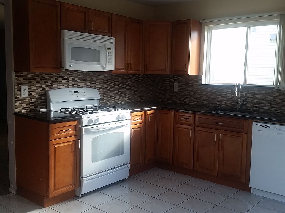 1st image of 914 Rockland Ave