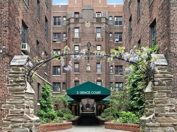 2 Grace Court image 1 of 7