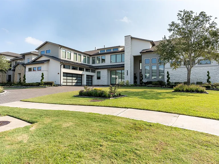 11502 Lago Bella Dr — Photo 32