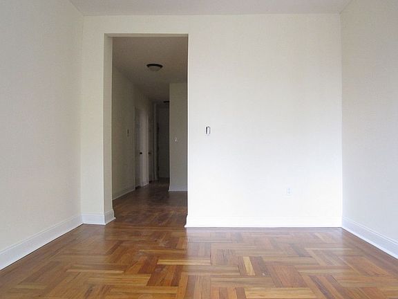 3rd image of 215 W 259th St APT 27