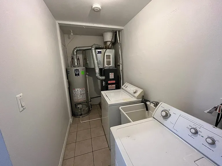 22850 Rosewood Ave — Photo 7