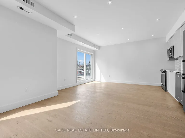 909 Castlefield Ave #3 — Photo 3