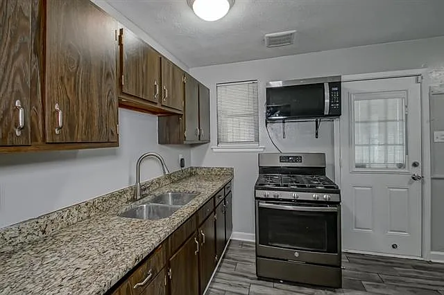 1849 Redwood Dr — Photo 22