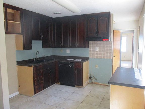 3rd image of 134 Loizos Dr NW