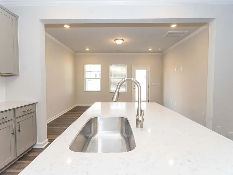 710 Spoonbill Trl — Photo 5