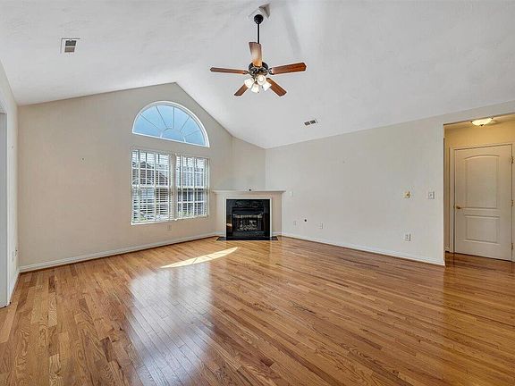 4th image of 5319 Orchard Villas Cir