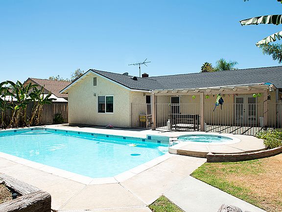 2nd image of 1644 N Hacienda Dr