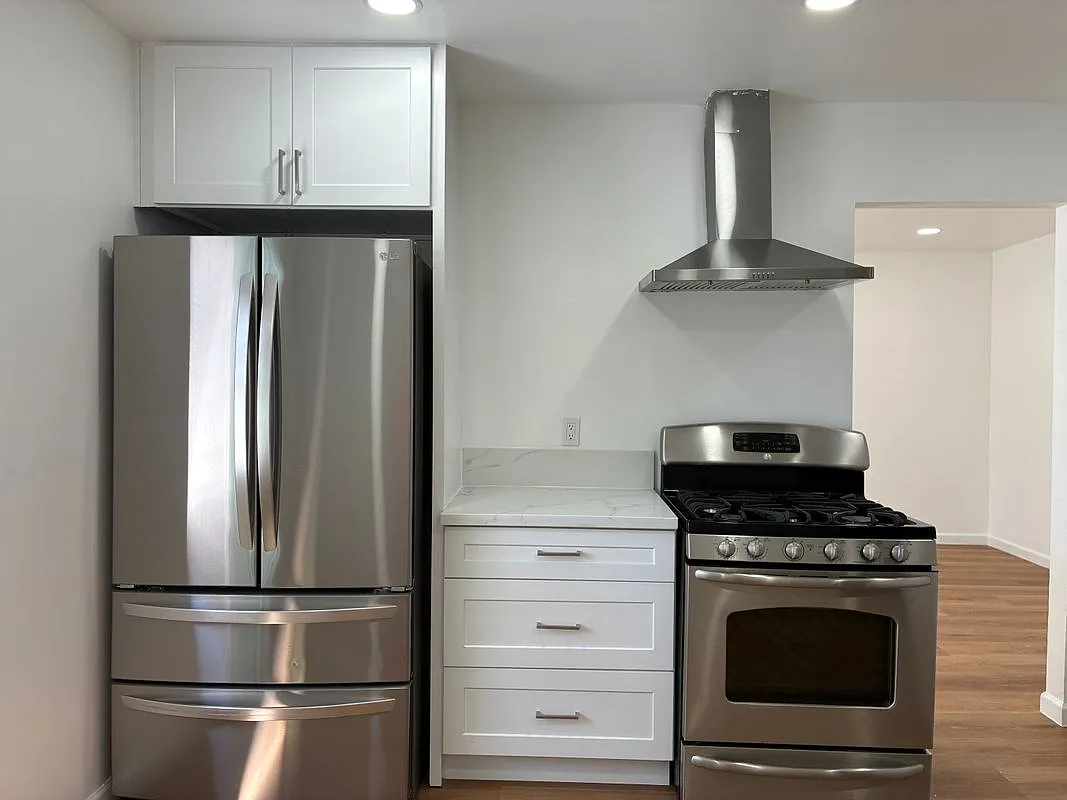 2 bed, 1.0 bath, 800 sqft, $2,650 — Photo 4