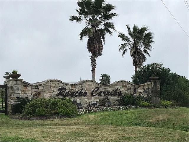 1st image of 652 Villa Dr