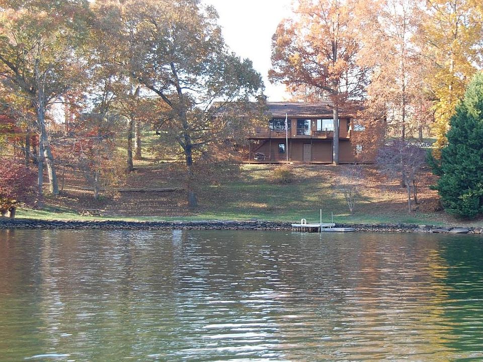1st image of 114 Oak Grove Cir