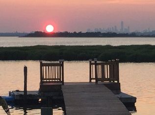 701 Shad Creek Rd, Broad Channel, NY 11693