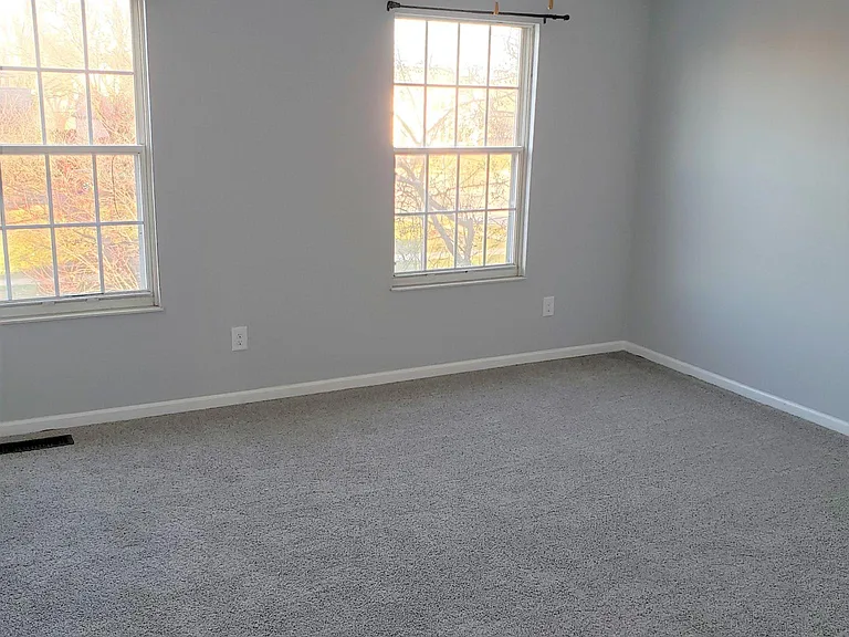 2193 Jarrow Dr — Photo 14