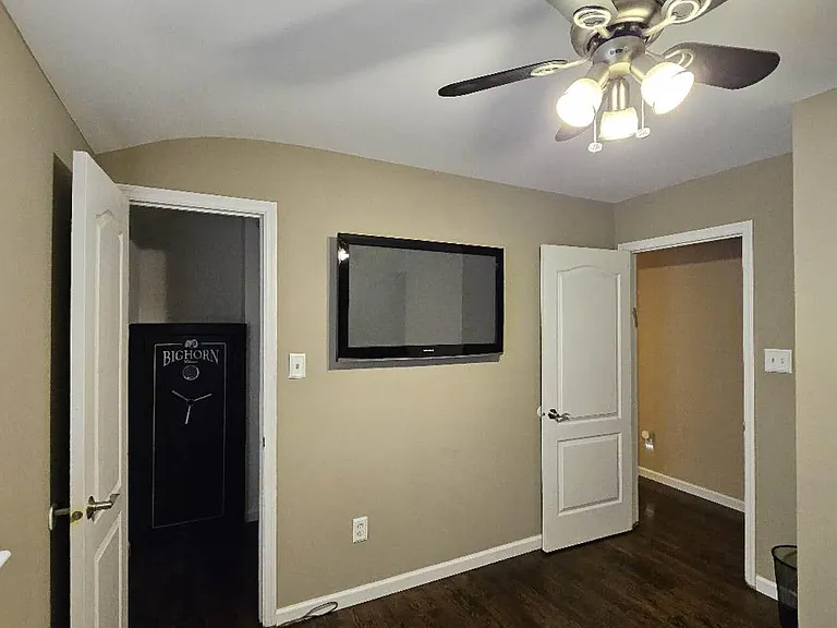 783 Rossville Ave #2 — Photo 23