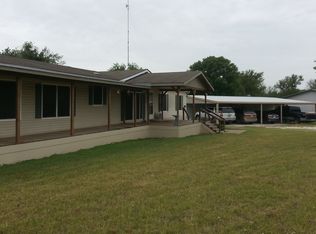 1748 County Road 347, La Vernia, TX 78121