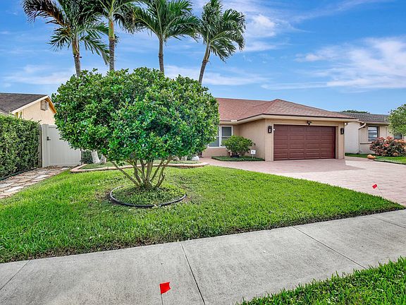 2nd image of 11840 NW 41st Street