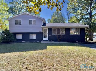 6955 Kinsman Dr, Sylvania, OH 43560