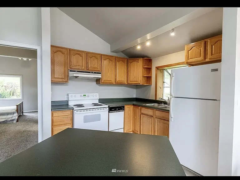 27402 SE Green River Gorge Rd — Photo 2