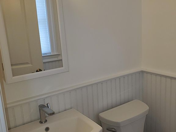 4th image of 233 Lincoln Ave #B