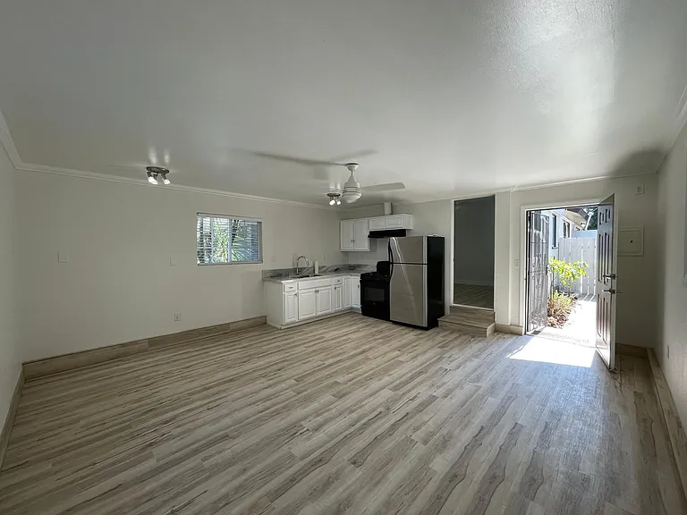 20336 Lorne St #W — Photo 3