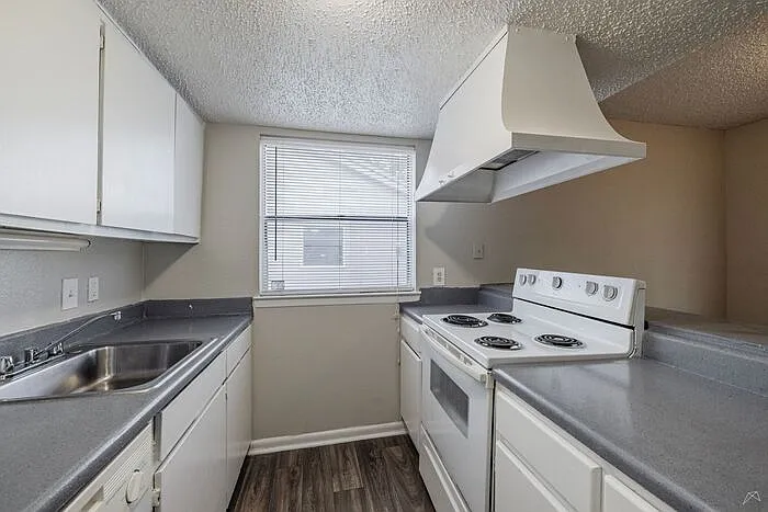 3110 Godby Rd #7E — Photo 9