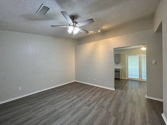 2nd image of 3007 Honeysuckle Cir