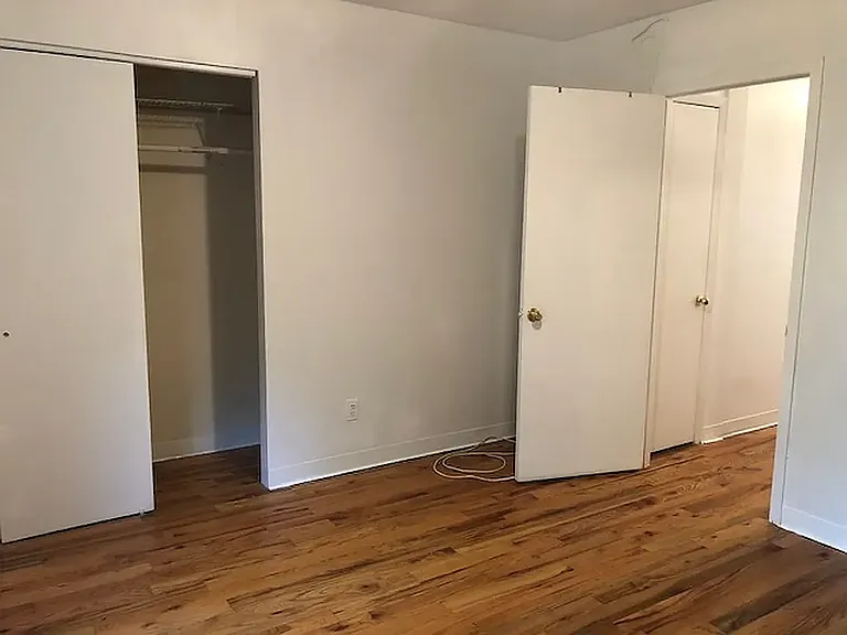 7622 Grand Central Pkwy #1L — Photo 3