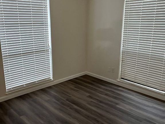 2nd image of 101 Del Verde Cir APT 3