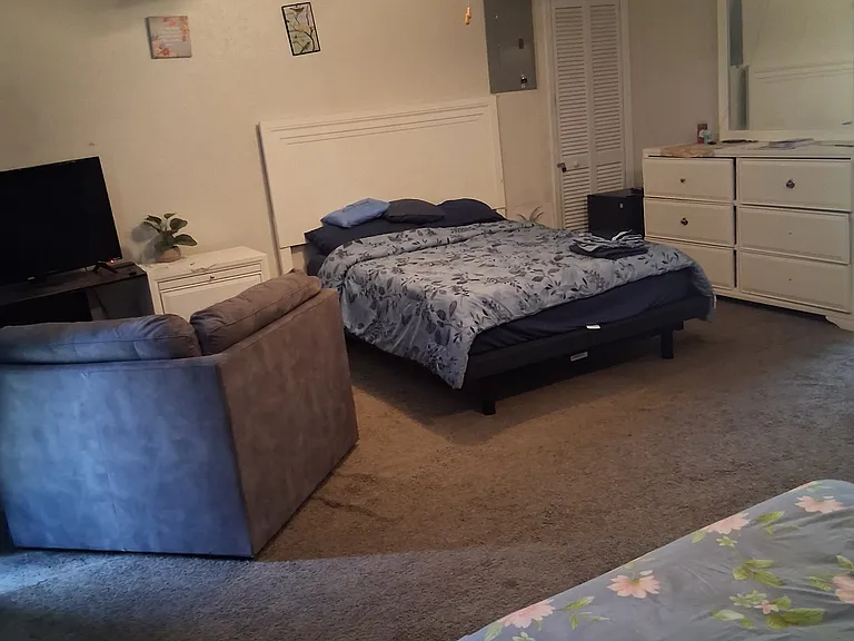 320 Tangerine St — Photo 3