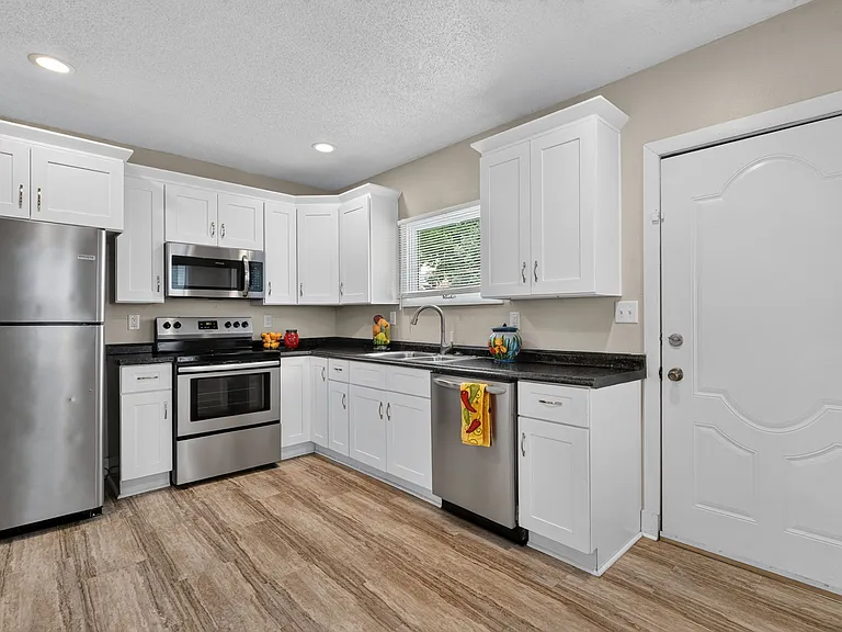 1613 Fletcher Ave — Photo 18