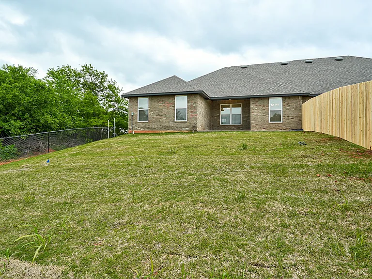 2298 E Sooner Rd — Photo 39