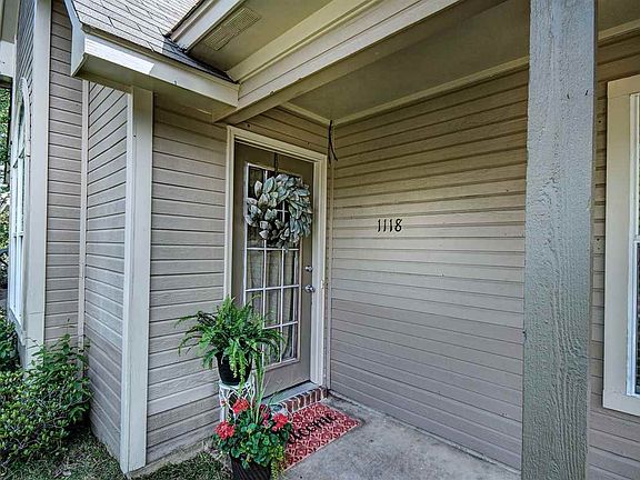 2nd image of 1118 Barnett Bend Dr