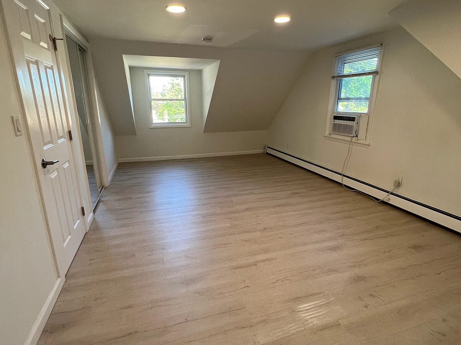 1 bed, 600 sqft, $2,490 — Photo 2