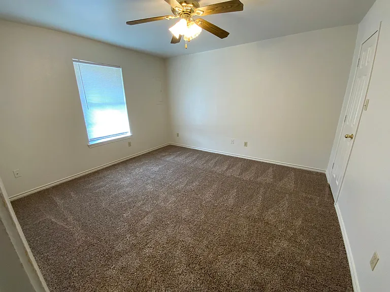 103 Valley Cir #B — Photo 11
