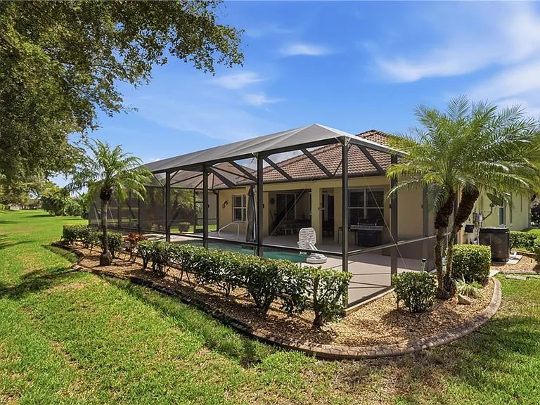 13818 Farnese Dr — Photo 40