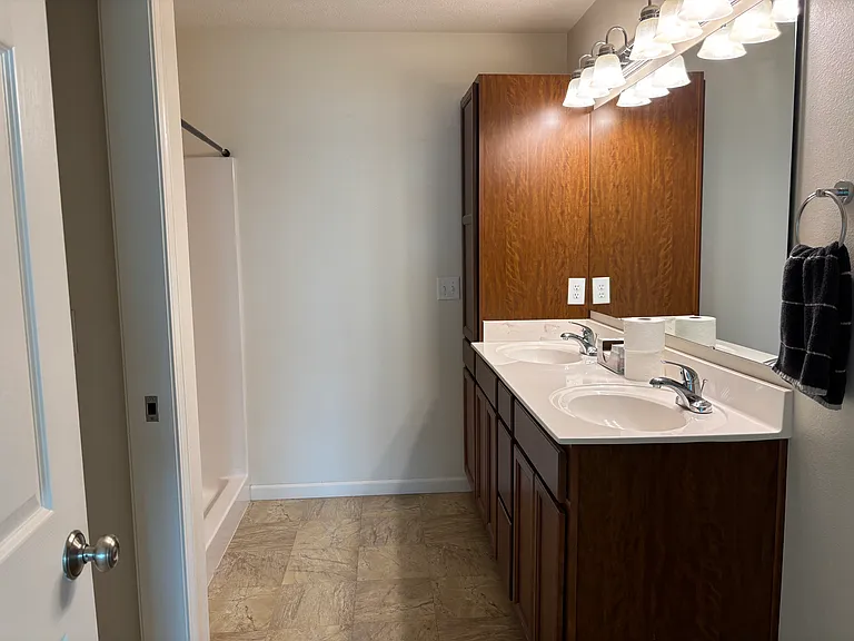 2915 Dillon Dr — Photo 10