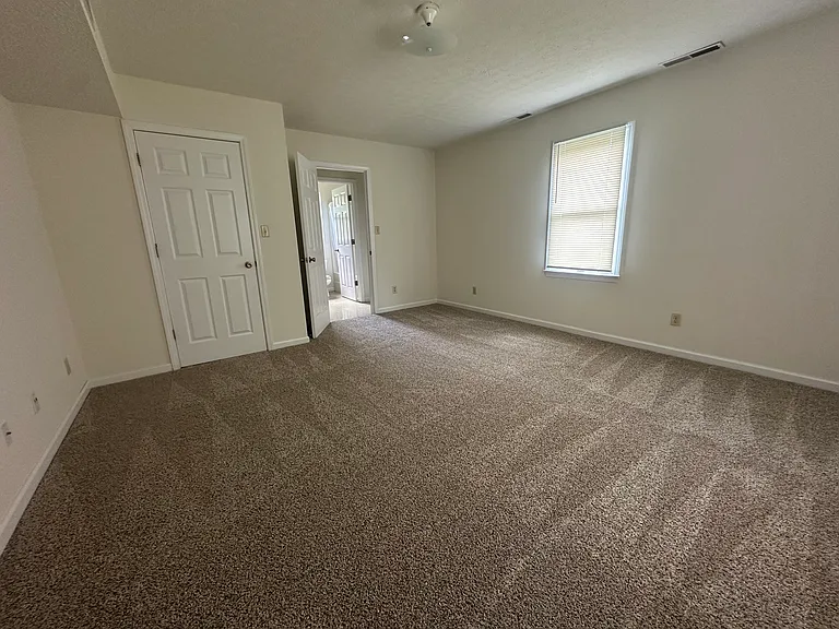 1111 S Park Ave — Photo 12