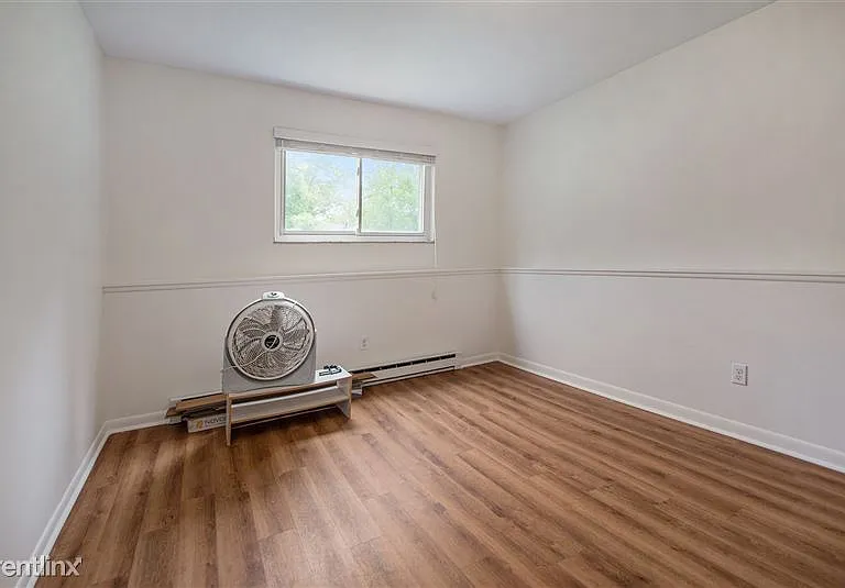 1651 Dicken Dr — Photo 10