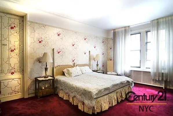 Sold by Century 21 NY Metro | media 7