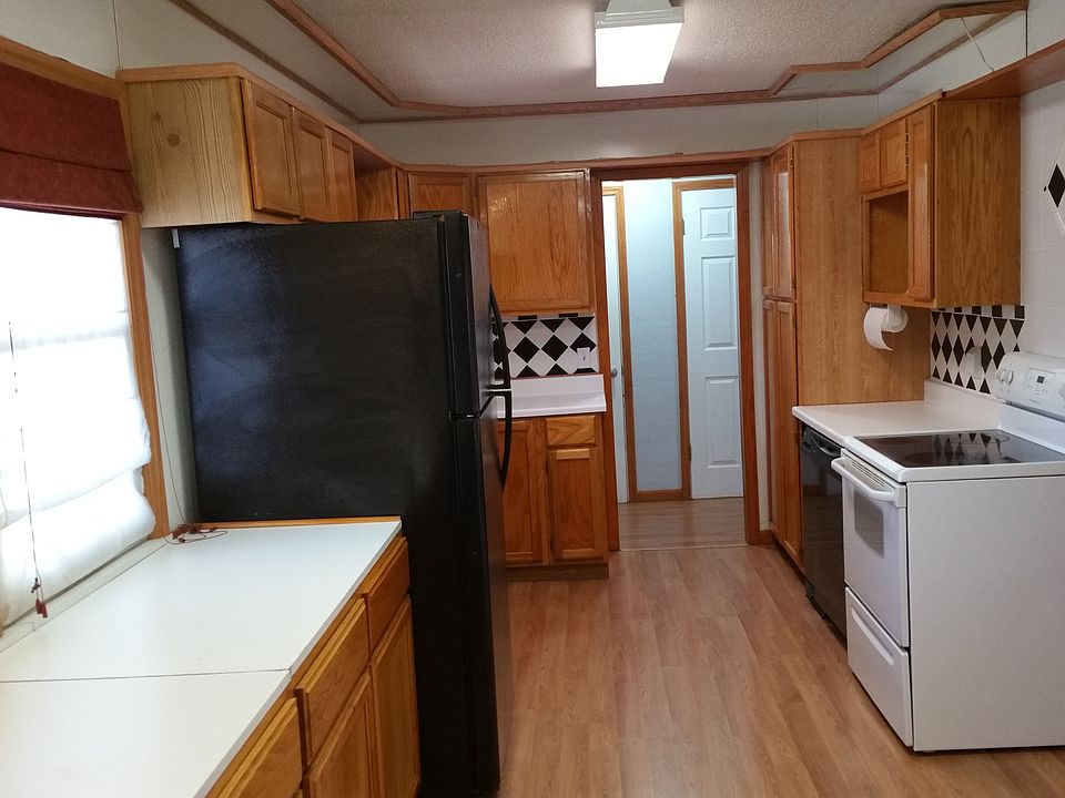 Large Kitchen 