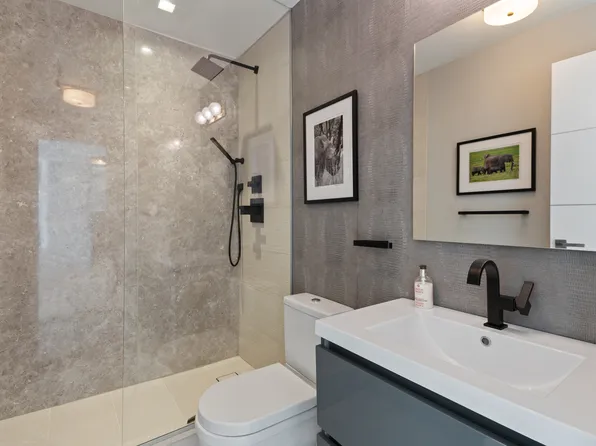 324 West 23rd Street 5B image 9 of 10