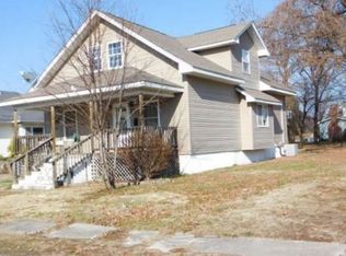 709 E 4th St, West Frankfort, IL 62896