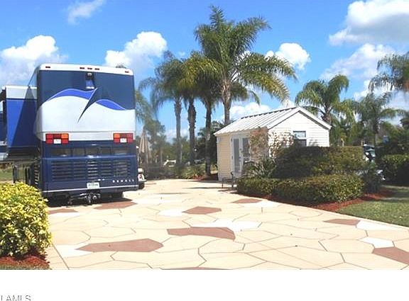3rd image of 3019 Cupola Ln N