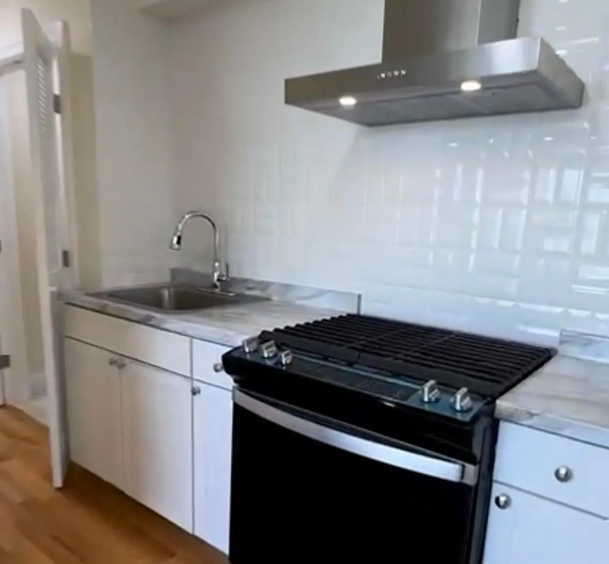 2 bed, $2,700 — Photo 2