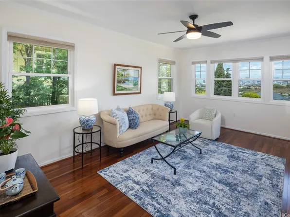 1439 Center St, Honolulu, HI 96816