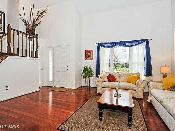 3rd image of 4758 Holly Ave
